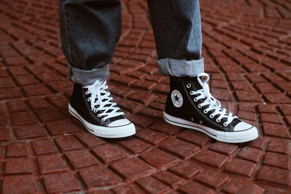 5 Perbedaan Sepatu Converse Ori dan KW, Jangan Salah Beli Bro!