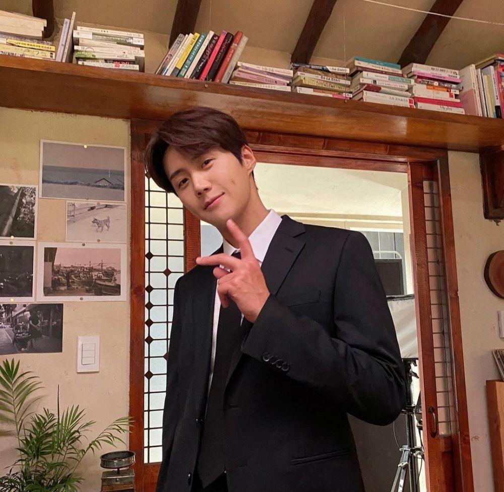 Kim Seon Ho (instagram.com/seonho__kim)