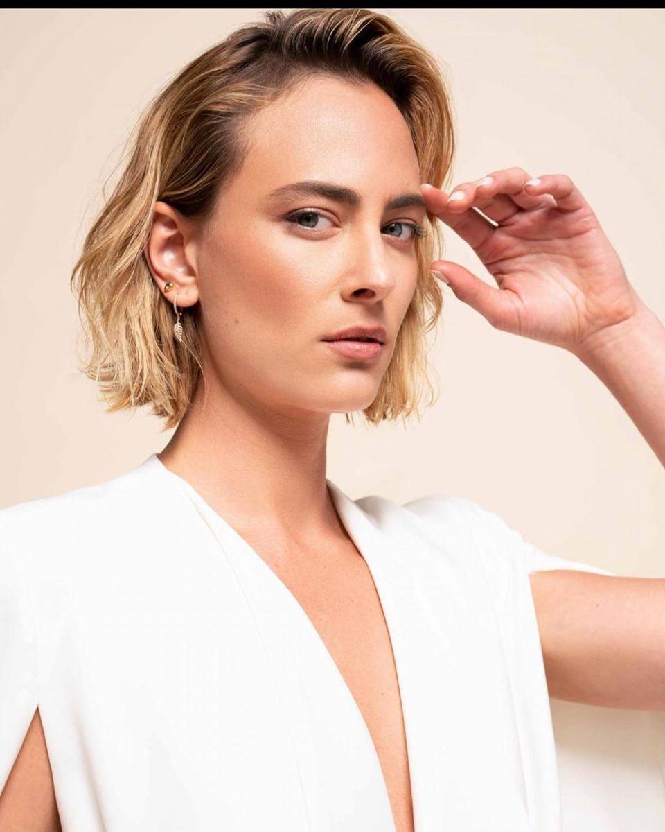 potret Nora Arnezeder (instagram.com/noraarnezederofficial)