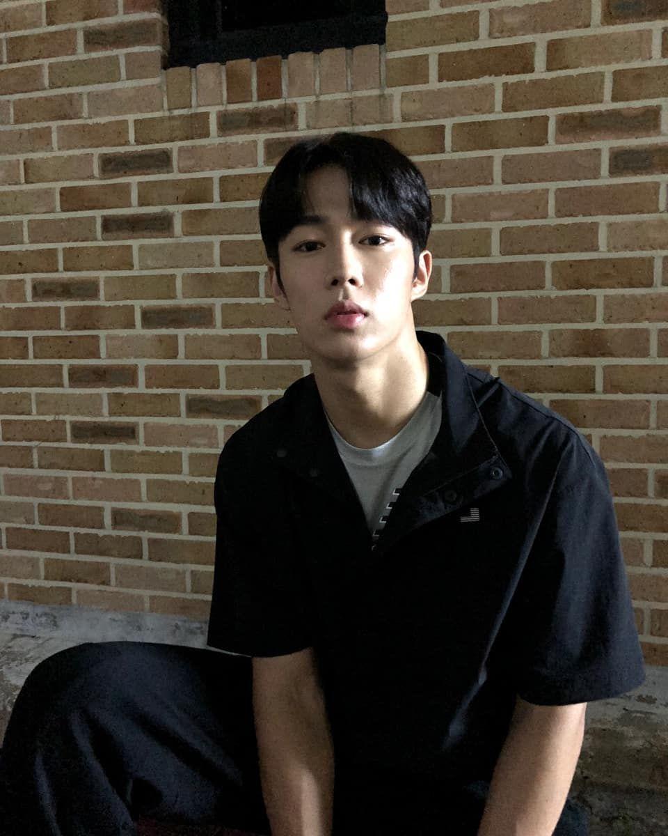 Dawon SF9 (instagram.com/dwww_w_)