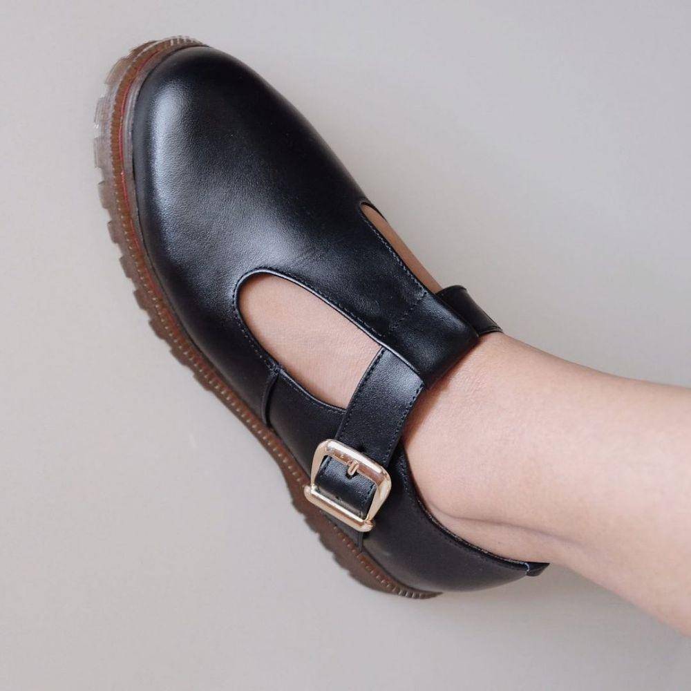 Rekomendasi mary jane shoes. (instagram.com/13thshoes)