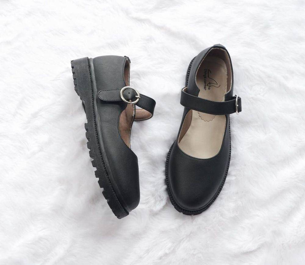 Rekomendasi mary jane shoes. (instagram.com/thethingscorn)