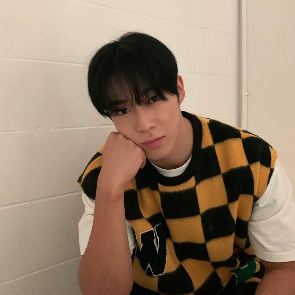 Dawon SF9 (instagram.com/dwww_w_)