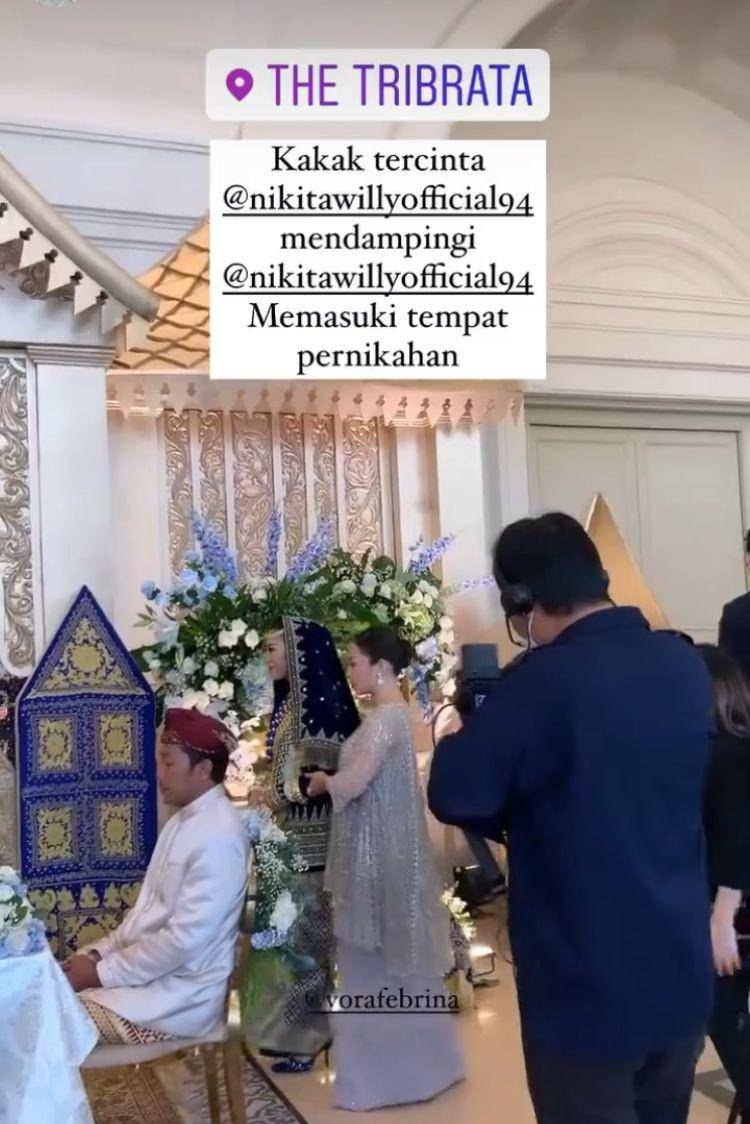 Nikita Willy di pernikahan sang adik (instagram.com/rinadianatri)
