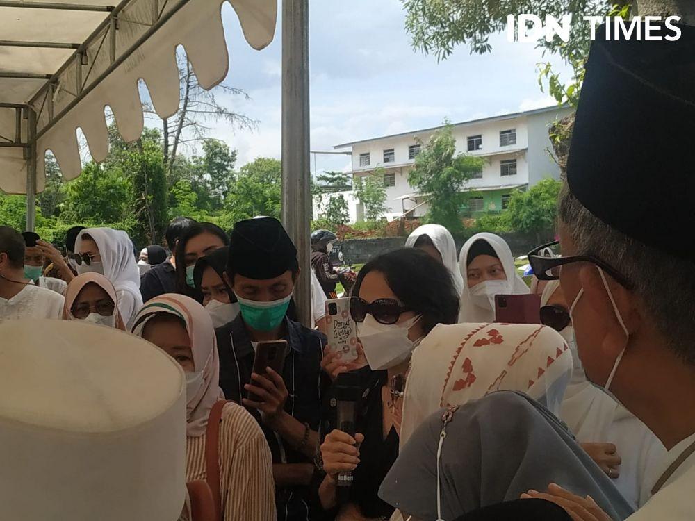 [BREAKING] Ivanna Lie Kenang Susah dan Senang Bersama Verawaty Fajrin