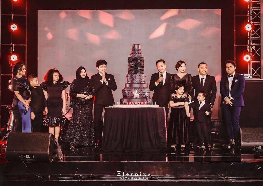 Perayaan ulang tahun artis glamor (Eternize.id via Instagram.com/attahalilintar/)