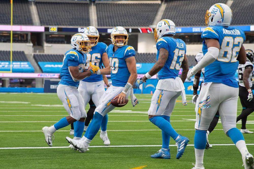 Los Angeles Chargers (instagram.com/justinherbert)