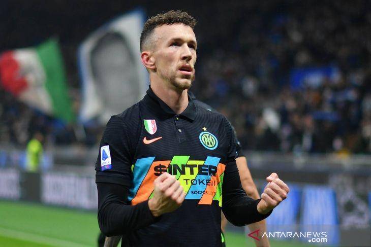 Inter Milan vs Napoli di Serie A 2021/22. ( ANTARA FOTO/REUTERS/Daniele Mascolo/foc.)