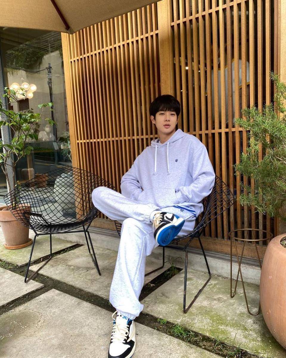 Choi Woo Shik (instagram.com/dntlrdl)