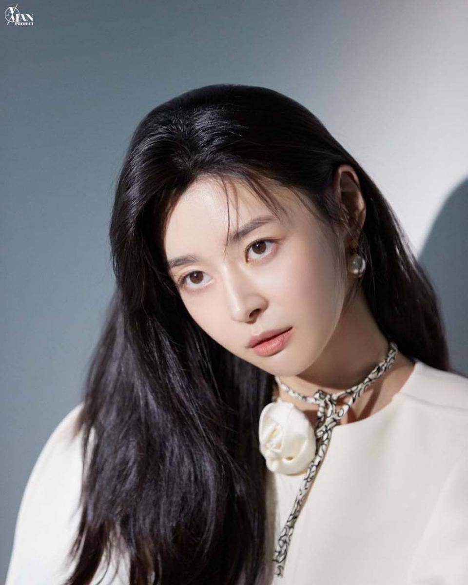 Kwon Nara (instagram.com/hv_nara)