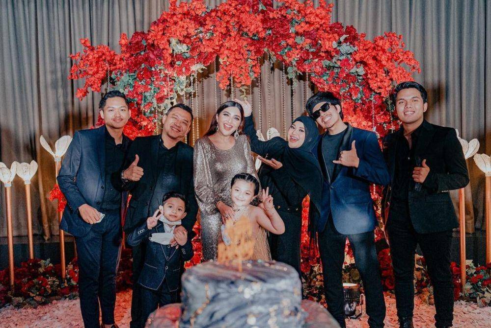Perayaan ulang tahun artis glamor (Ombeard.id via Instagram.com/ashanty_ash/)