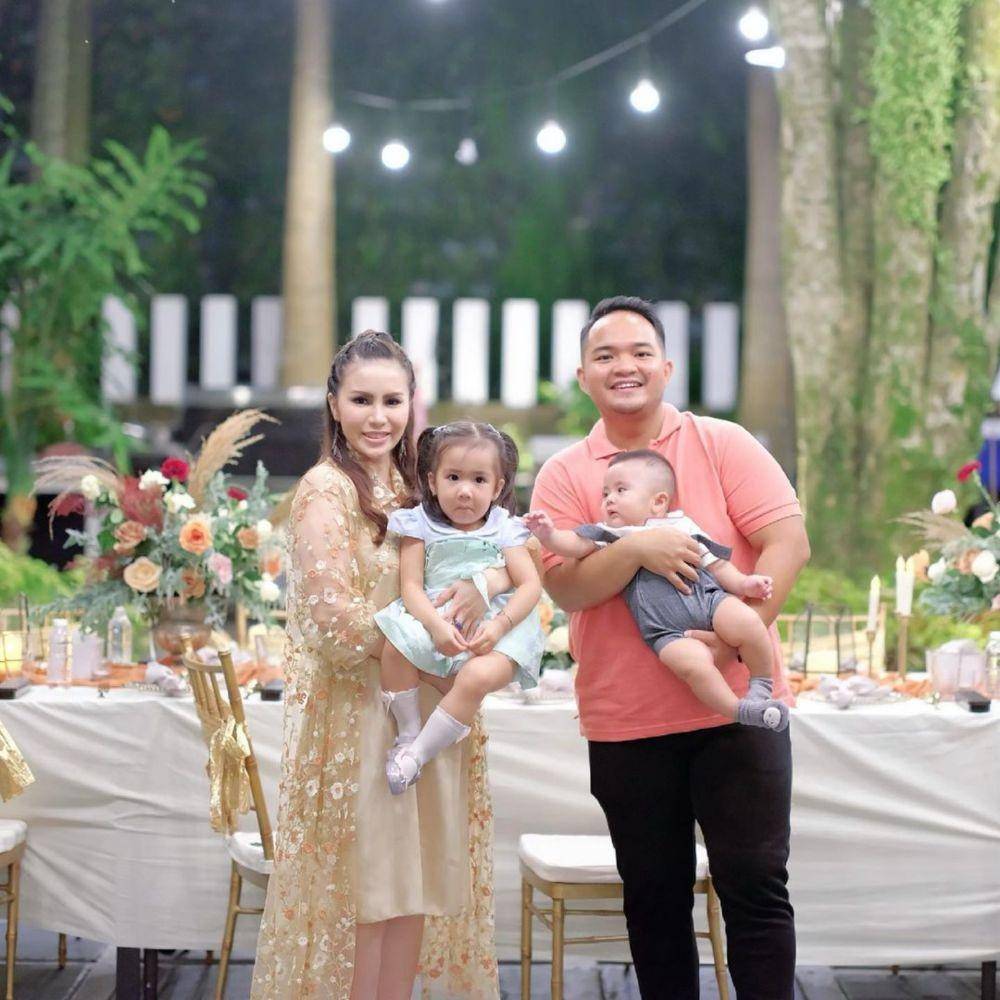 Perayaan ulang tahun artis glamor (Instagram.com/theralmomogeisha/)