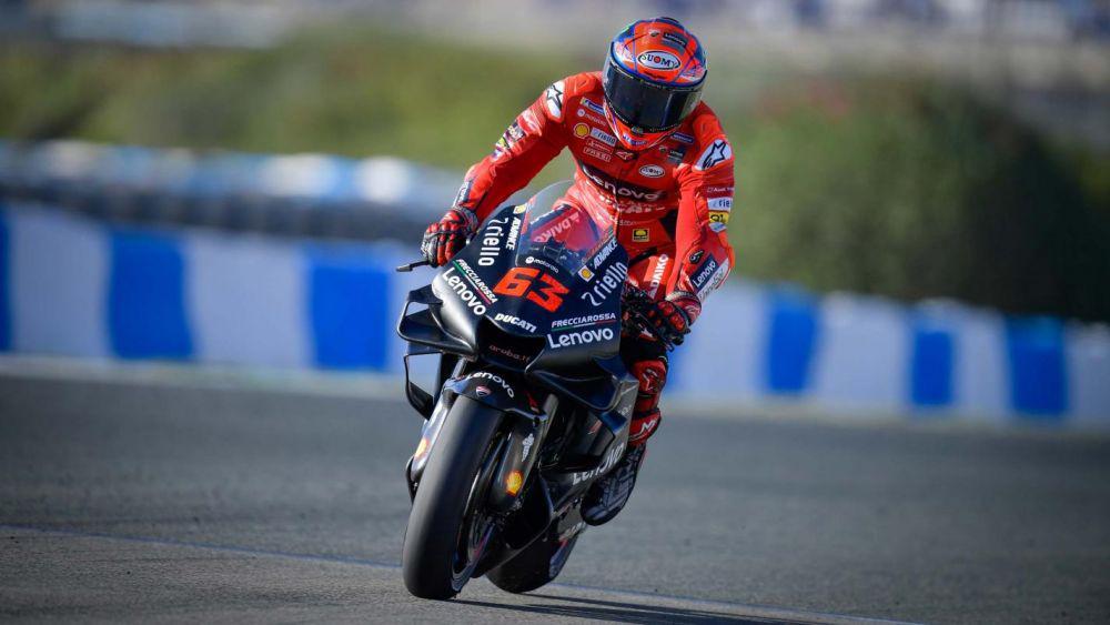 Francesco Bagnaia di sesi tes resmi MotoGP di Sirkuit Jerez. (motogp.com)