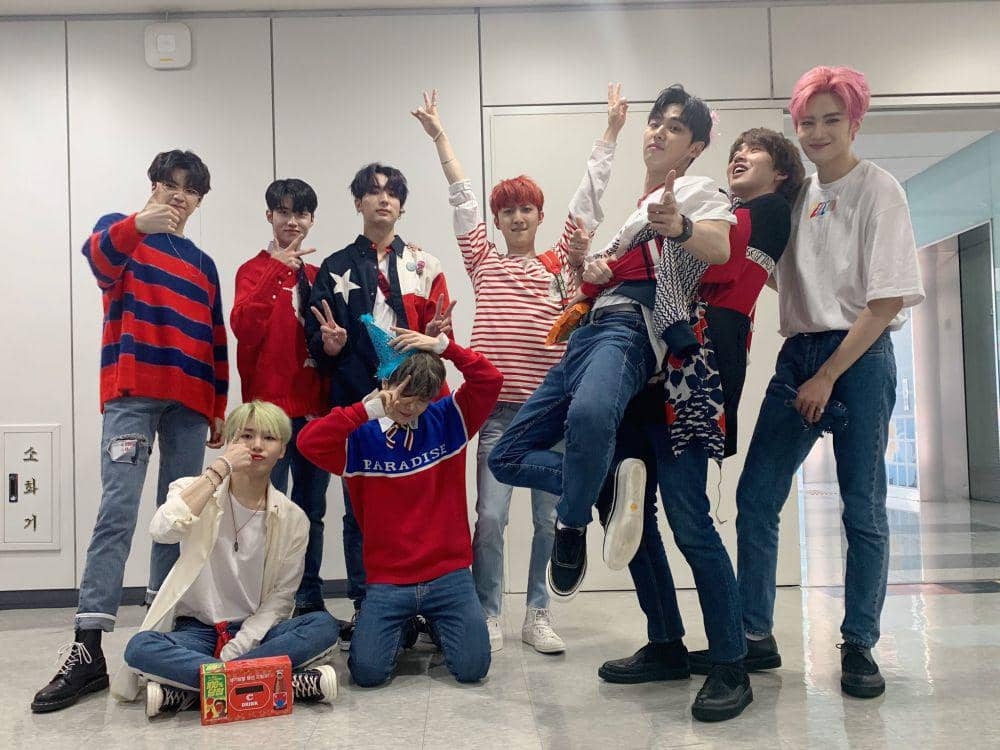 10 Rekomendasi Lagu PENTAGON yang Cocok Menemanimu Kala Hujan