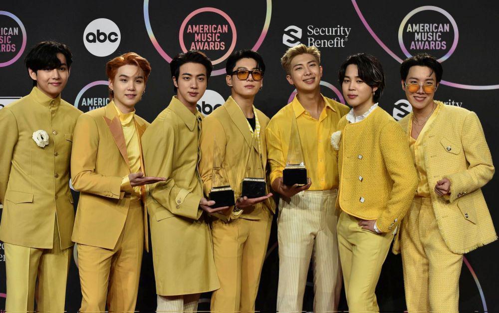 13 Momen Ikonik BTS di American Music Awards 2021, Sapu Bersih!