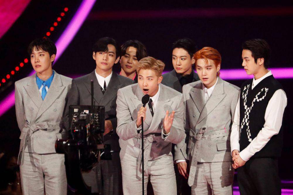 BTS saat speech utuk Artist of the Year di AMAs 2021. (twitter.com/Kpop_Herald)
