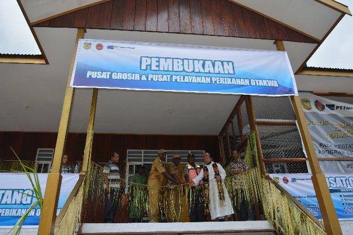 peresmian pusat grosir dan pusat pelayanan perikanan Otakwa (ptfi.co.id)