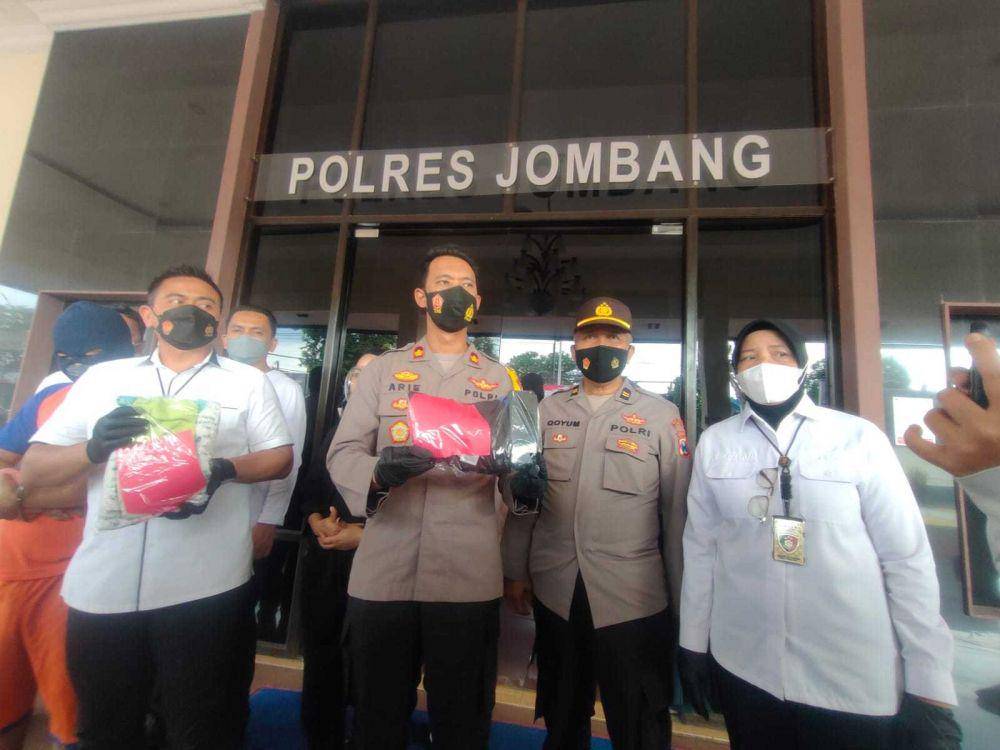 Polres Jombang riils ungkap kasus persetubuhan. Zainul A