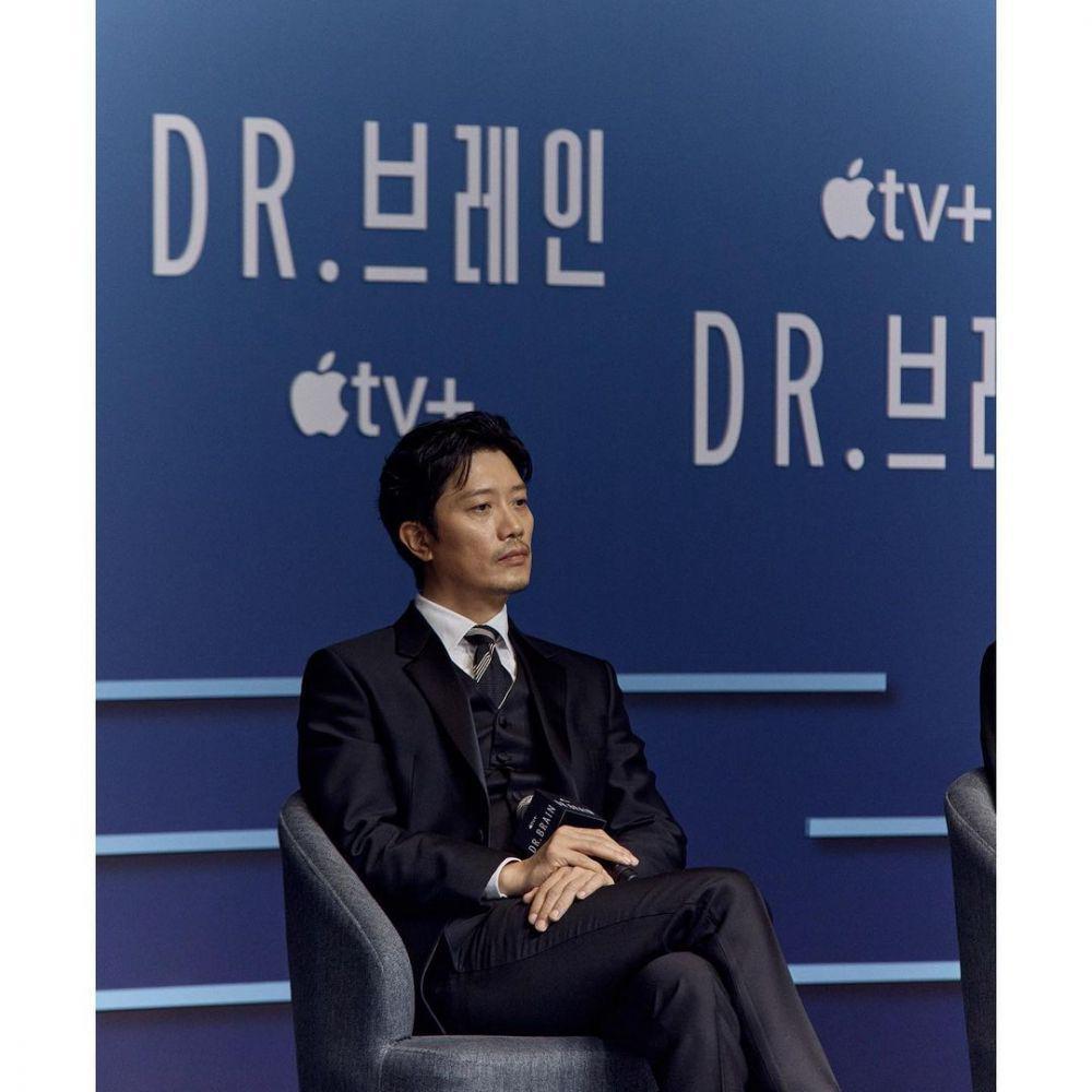 Park Hee Soon di konferensi pers serial Dr. Brain (instagram.com/kkbyss)