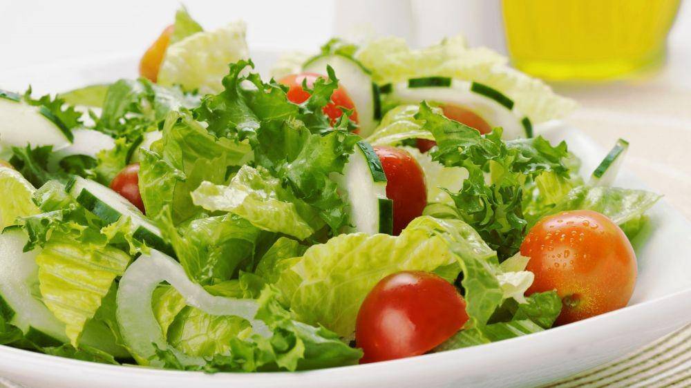 green salad (thespruceeats.com)