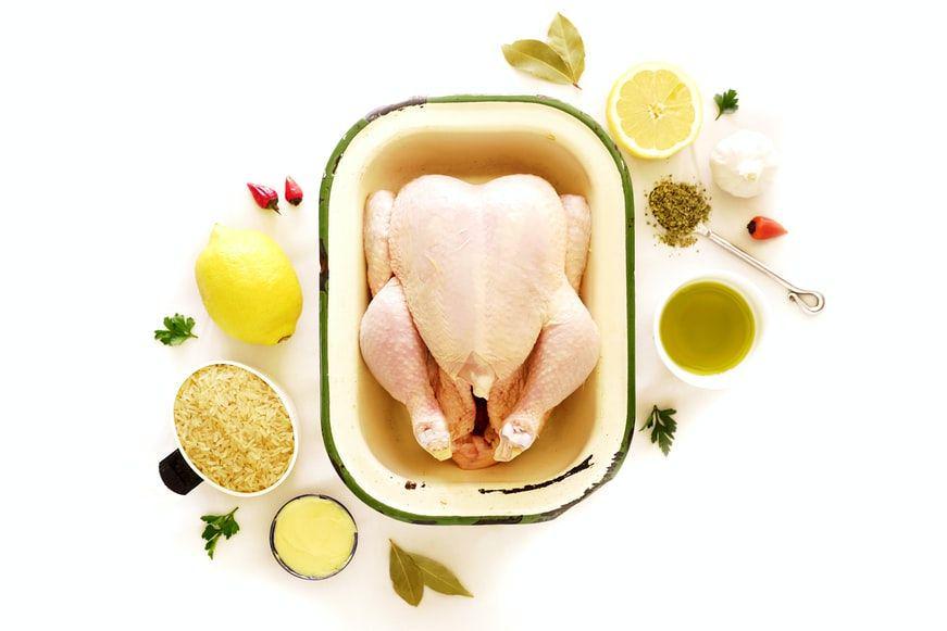 ilustrasi ayam yang akan dibumbui (unsplash.com/jam_en_kaas)