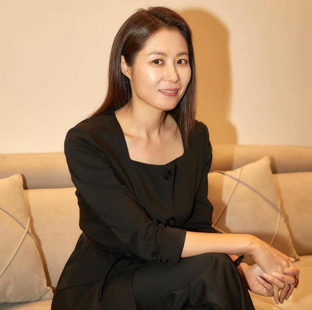 Moon So Ri (instagram.com/cjes.tagram)