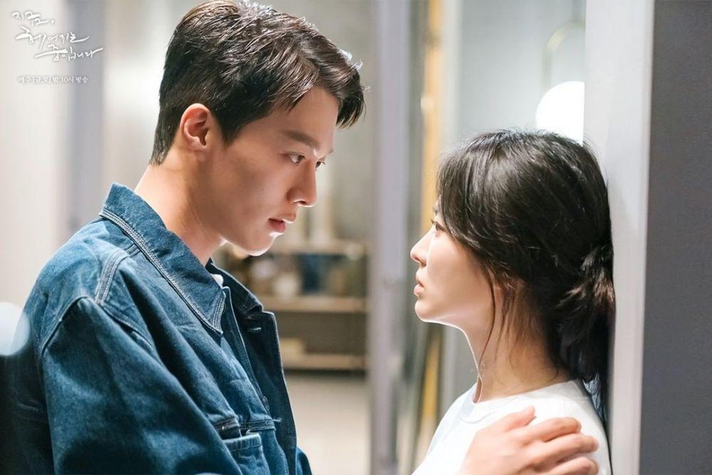 potret Jang Ki Yong dan Song Hye Kyo di drama Now, We Are Breaking Up (instagram.com/sbsdrama.official)