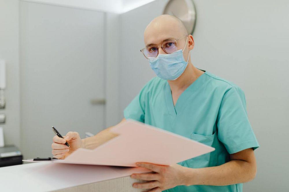 ilustrasi dokter sedang bertugas (pexels.com/Karolina Grabowska)