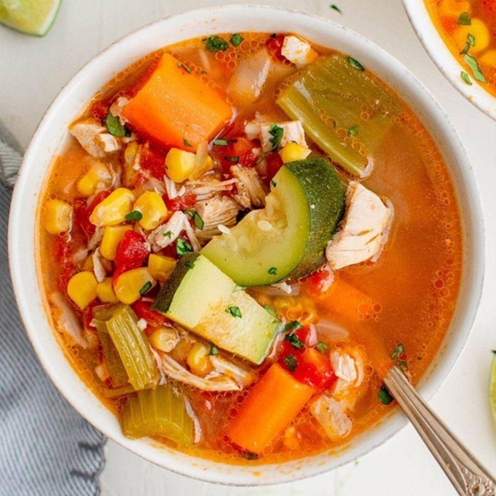 caldo de pollo (instagram.com/yellowblissroad)