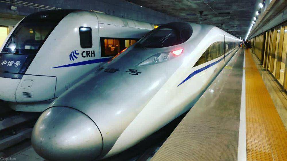 Bullet train di Stasiun Futian (instagram.com/kapildobal)