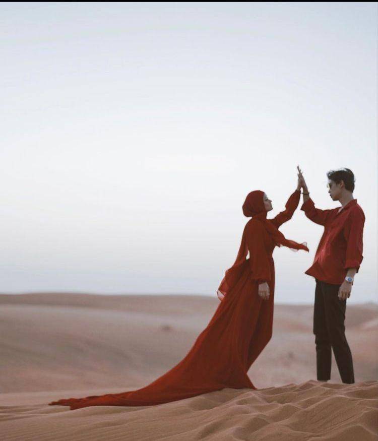 Dinda Hauw dan Rey Mbayang di Dubai. (Instagram.com/dindahw)