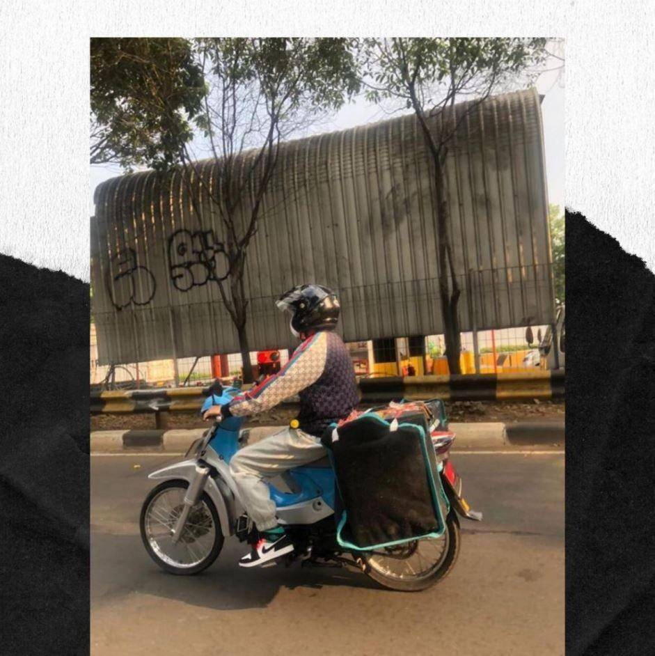 momen tak terduga dialami kurir (instagram.com/newdramaolshop)