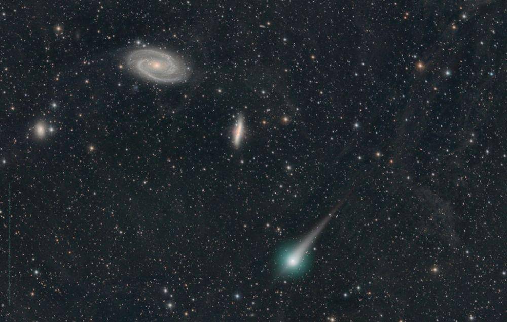 potret galaksi dan objek lainnya di alam semesta (dok. NASA/Dan Bartlett)
