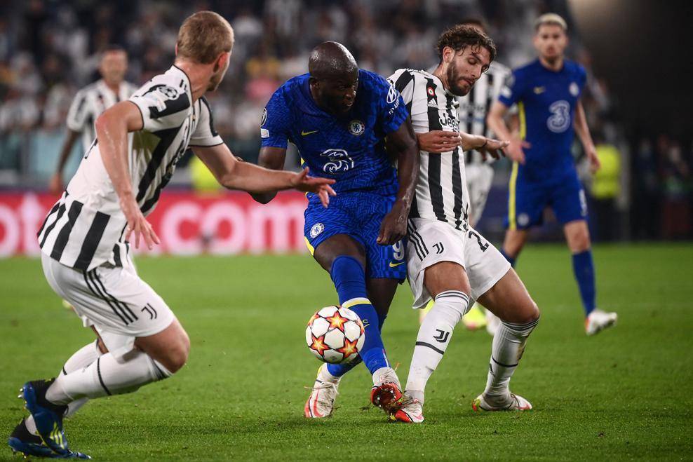potret duel Juventus vs Chelsea (uefa.com)