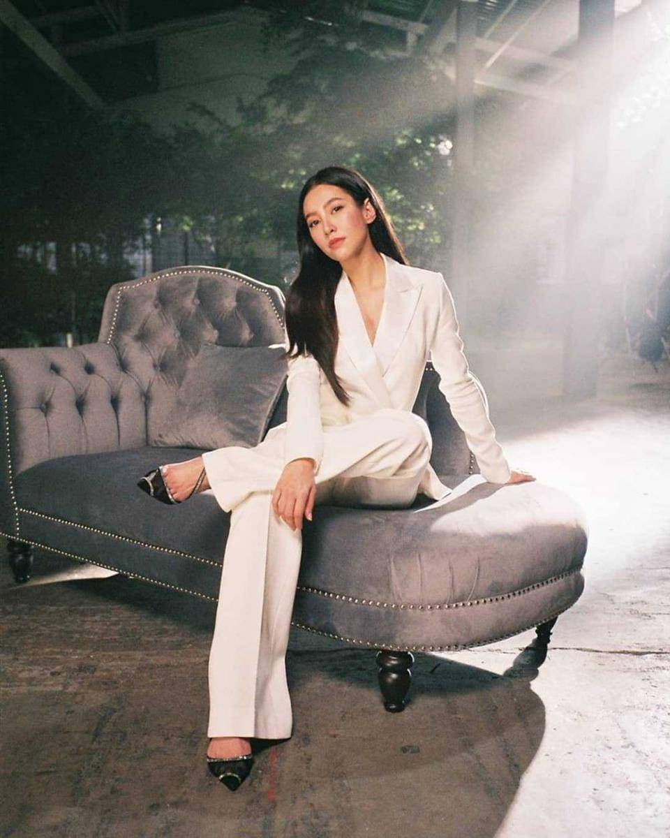Office look ala Bella Campen (instagram.com/bellacampen)