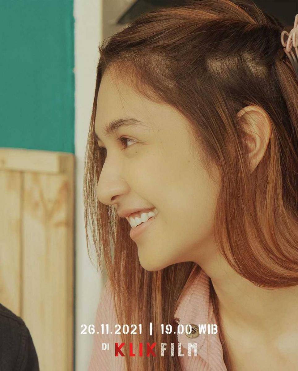Mikha Tambayong (instagram.com/falconpictures_)