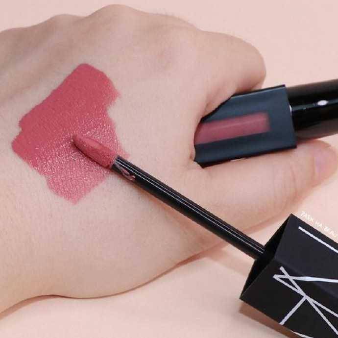 NARS (www.instagram.com/makyaj_trendi)