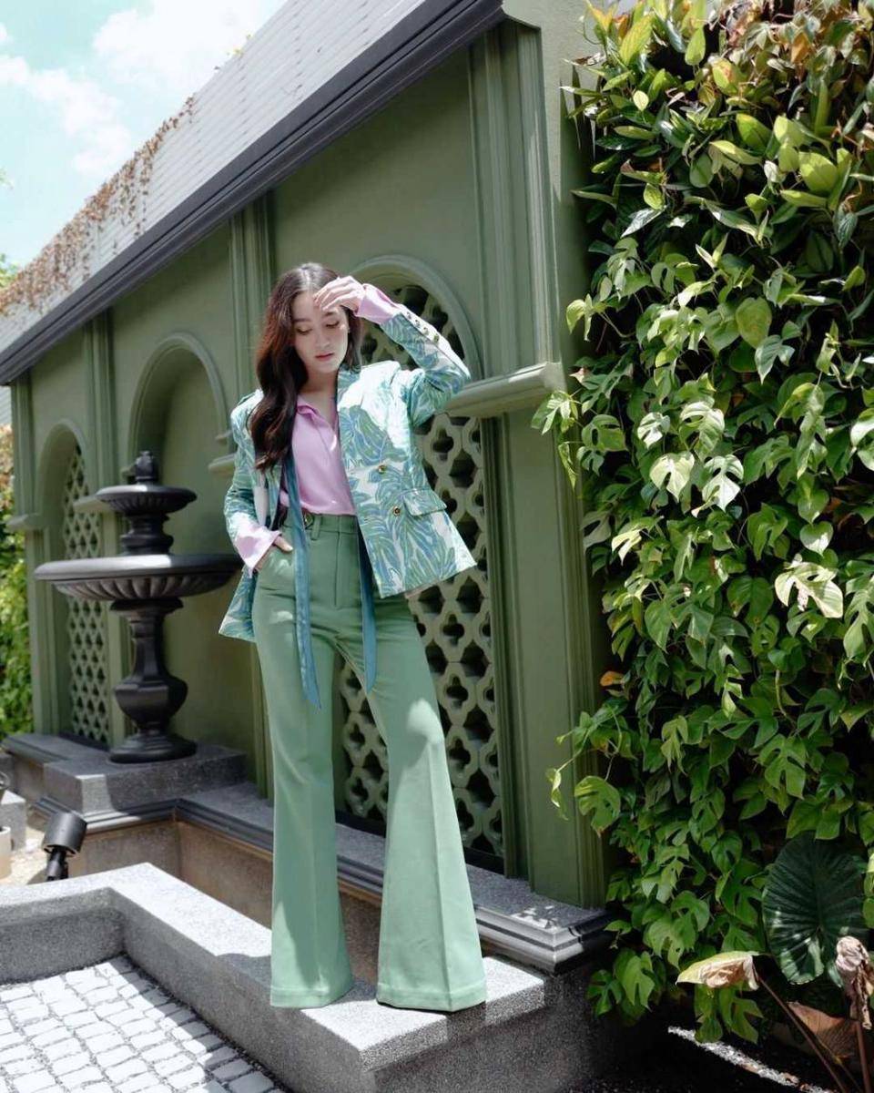 Office look ala Bella Campen (instagram.com/bellacampen)