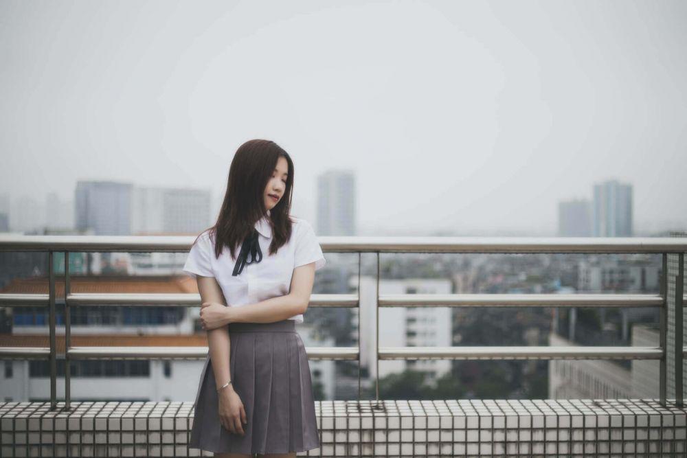 ilustrasi wanita tersenyum (unsplash.com/sean Kong)