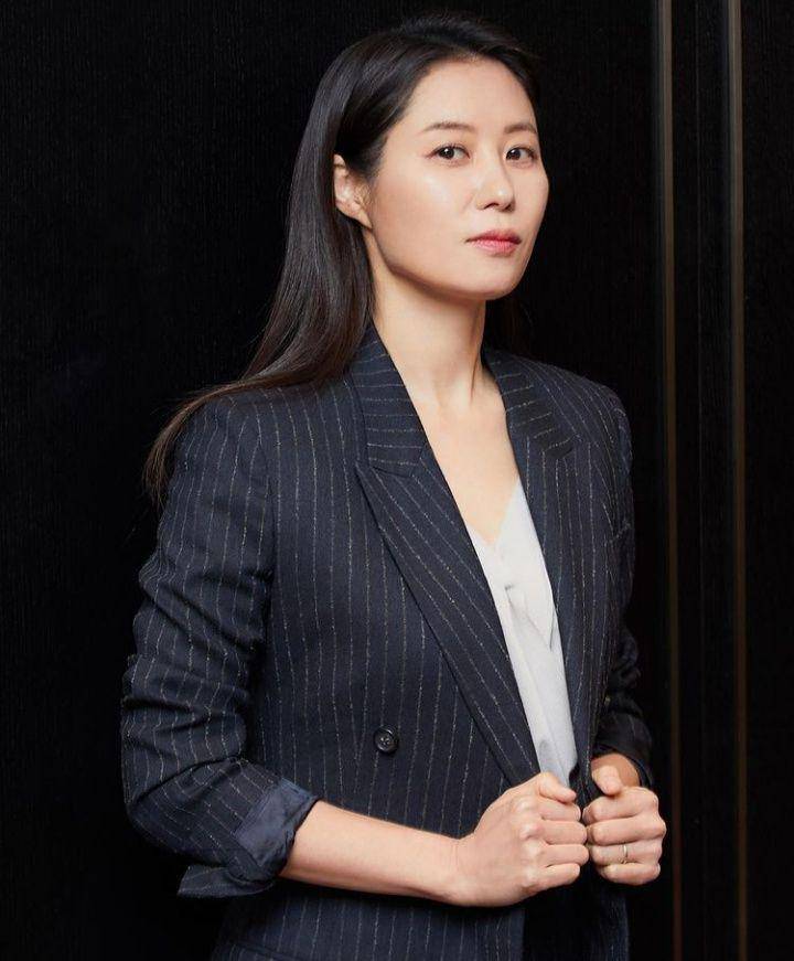 Moon So Ri (instagram.com/cjes.tagram)