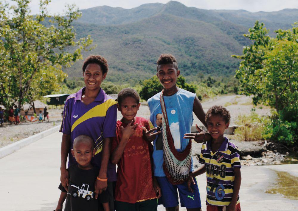 ilustrasi anak dan remaja Papua (unsplash.com/Vika Chartier)