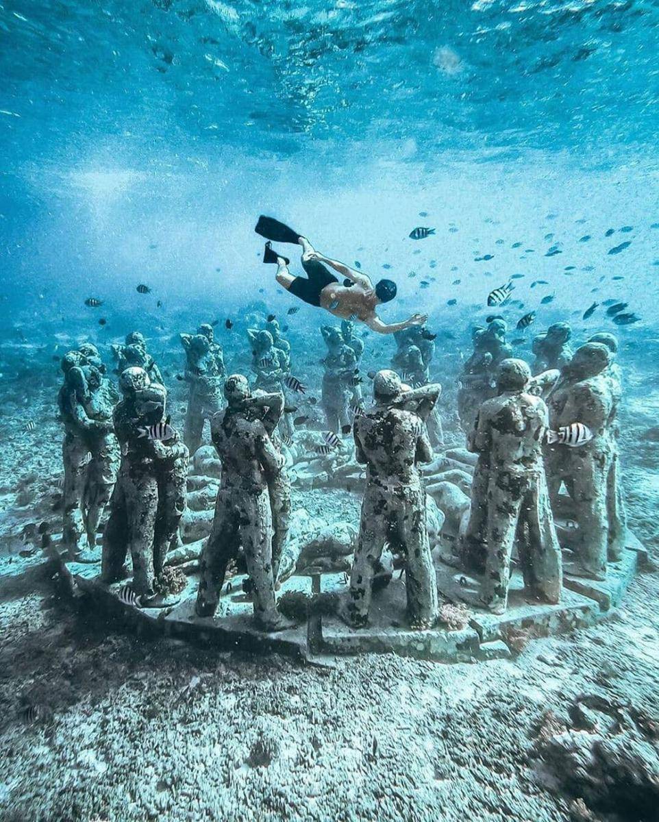 Gili Meno (instagram.com/kylemaxwell9)