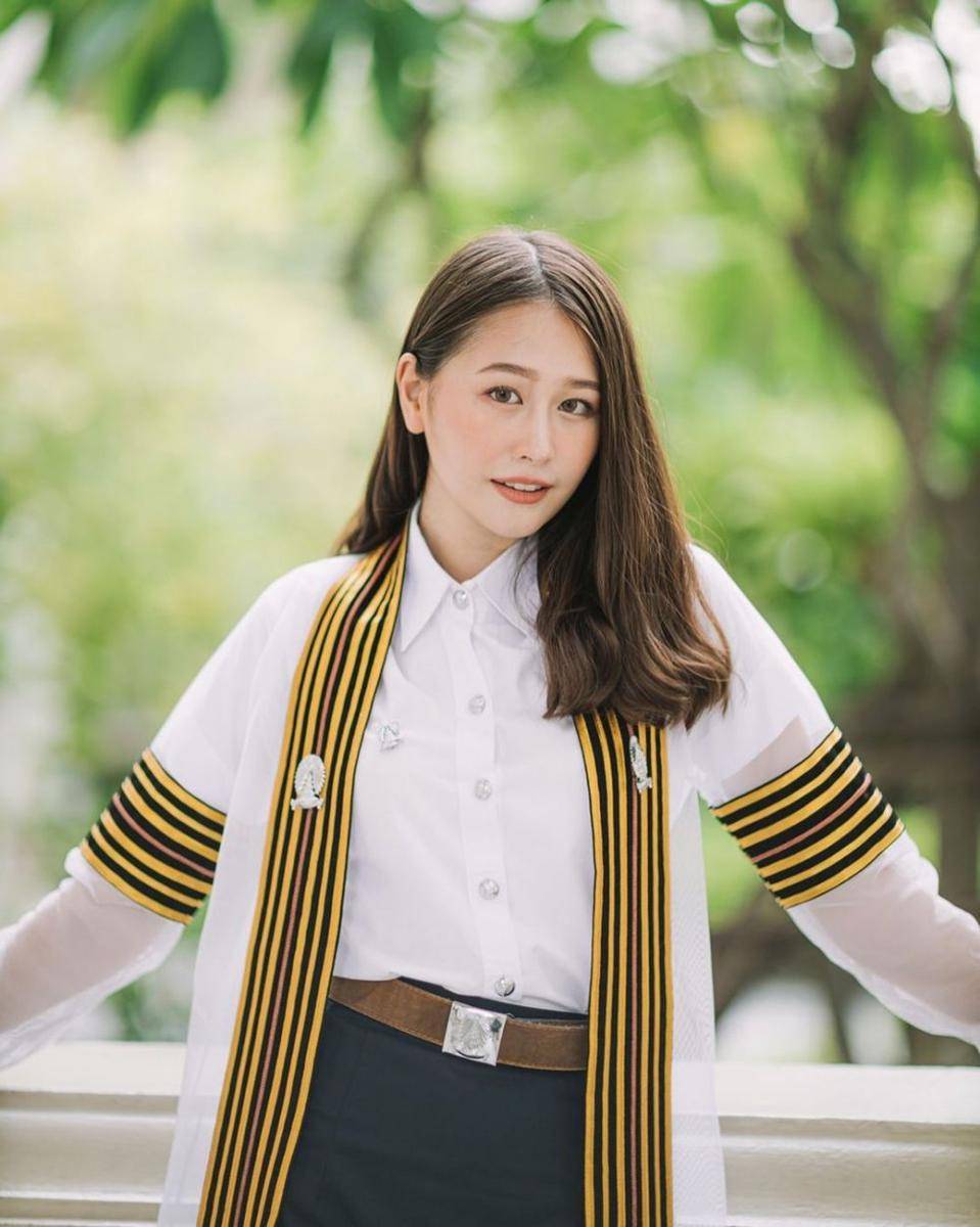 Neen Suwanamas (instagram.com/neenneeen)