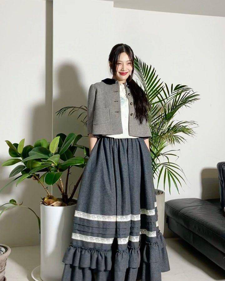 Rok ala Joy Red Velvet (instagram.com/_imyour_joy)