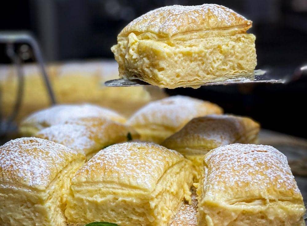 Cremeschnitte (instagram.com/food_by_lilly)