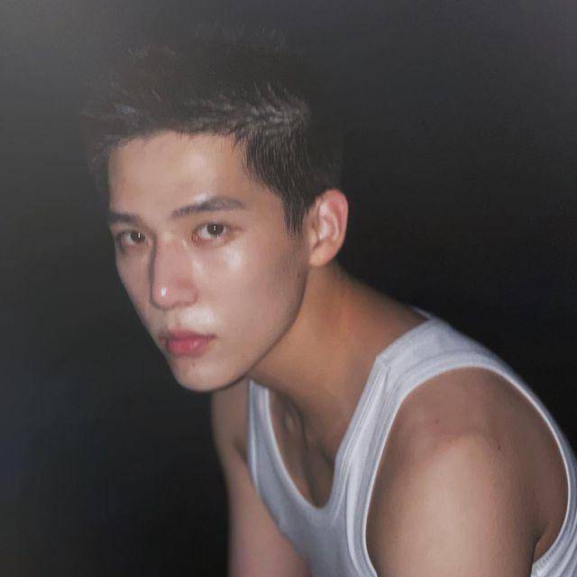 Wang Anyu (instagram.com/waybuss)