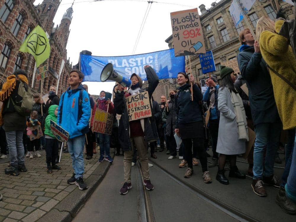 Aeshnina Azzahra (14) saat menghadiri Plastic health summit di Amsterdam dan kUN Climate Chane Conference of the Parties (COP 26) di Glasgow 28 Oktober 2021 lalu. Dokumentasi Istimewa