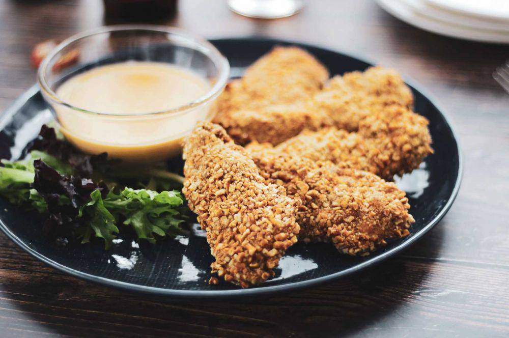 ilustrasi hidangan pretzel chicken (steffaniebusseyathome.com)