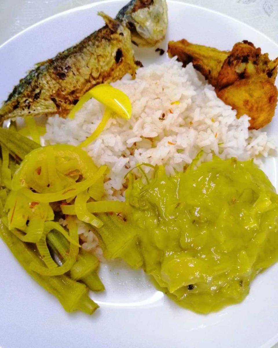 Nasi, lauk dan sambal tempoyak (Instagram.com/rosjoe1815)