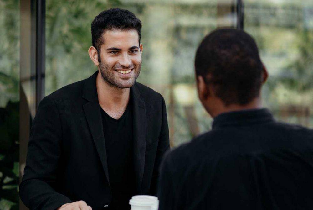 ilustrasi bicara (pexels.com/RODNAE Productions)